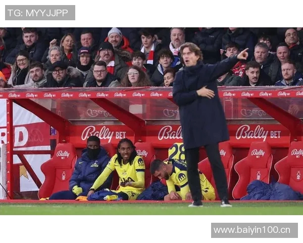 弗兰克谈斯彭斯被换下后的情绪表达对球队失利感到非常失望